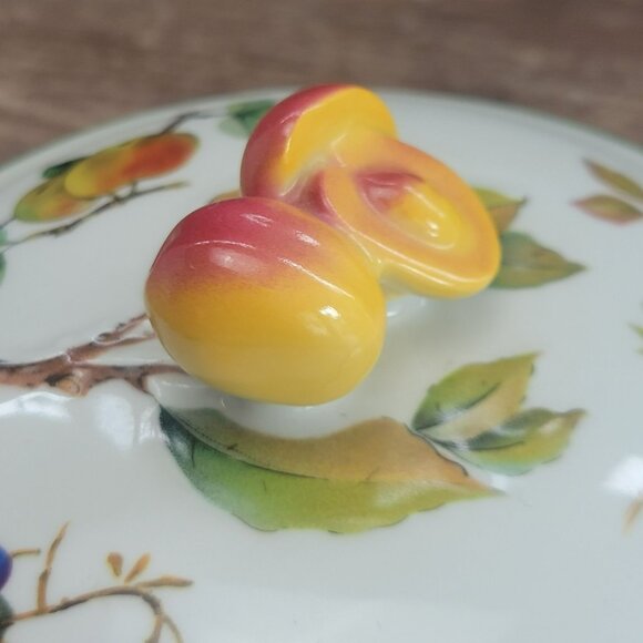 Royal Worchester Evesham 1 Pt Round Covered Casserole Dish, Peach Knob, England - Picture 4 of 15